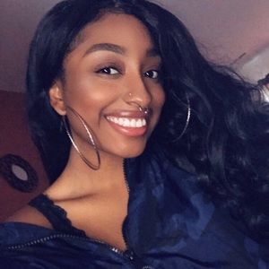 Meet your Posher, Shainae